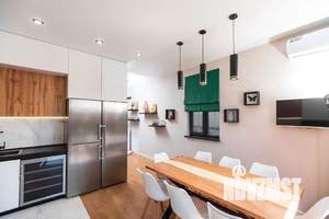 Дом 218м², 3-этажный, посуточно,