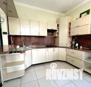 Дом 200м², 2-этажный, на длительный срок,