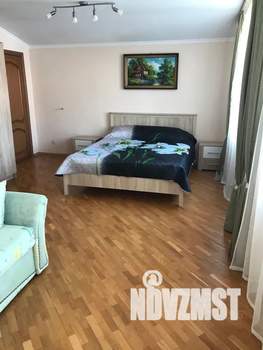 Дом 200м², 2-этажный, посуточно,