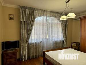 Дом 350м², 2-этажный, посуточно,