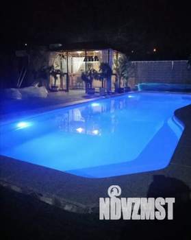 Дом 200м², 2-этажный, посуточно,