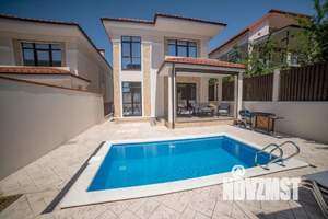 Дом 250м², 2-этажный, посуточно,