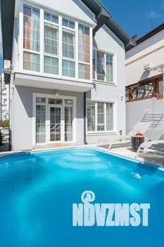 Дом 240м², 3-этажный, посуточно,