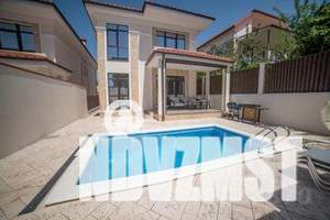 Дом 250м², 2-этажный, посуточно,