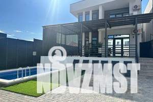 Дом 180м², 2-этажный, посуточно,