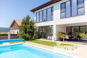 Дом 240м², 2-этажный, посуточно,