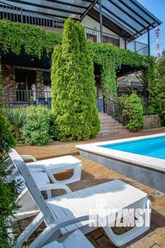 Дом 350м², 2-этажный, посуточно,