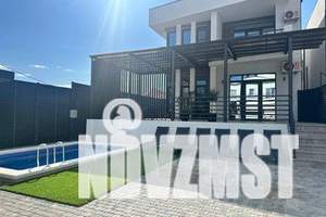 Дом 180м², 2-этажный, посуточно,