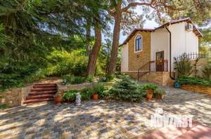 Дом 380м², 3-этажный, участок 6 сот.