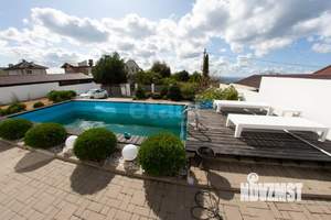 Дом 330м², 3-этажный, участок 6 сот.