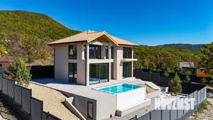 Дом 174м², 2-этажный, участок 6 сот.