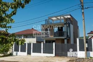 Дом 281м², 2-этажный, участок 4 сот.