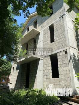 Коттедж 350м², 3-этажный, участок 7 сот.