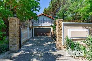 Дом 380м², 3-этажный, участок 6 сот.