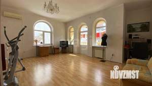 Дом 244м², 2-этажный, участок 7 сот.