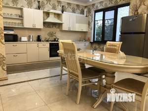 Дом 270м², 2-этажный, участок 4 сот.