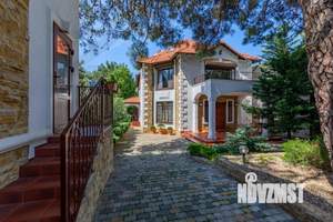 Дом 380м², 3-этажный, участок 6 сот.