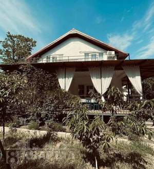 Дом 180м², 2-этажный, участок 5 сот.