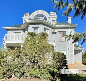 Дом 400м², 3-этажный, участок 7 сот.