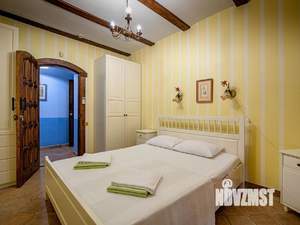 Дом 454м², 3-этажный, участок 18 сот.