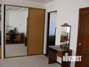 Дом 464м², 3-этажный, участок 6 сот.