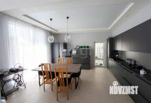 Дом 330м², 3-этажный, участок 6 сот.