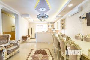 Дом 260м², 3-этажный, участок 4 сот.