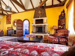 Дом 454м², 3-этажный, участок 18 сот.