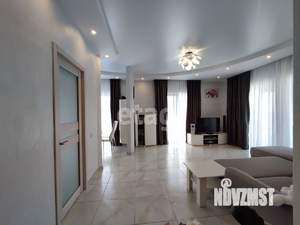 Дом 298м², 2-этажный, участок 4 сот.