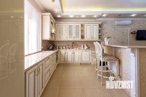 Дом 260м², 3-этажный, участок 4 сот.