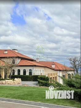 Таунхаус 243м², 3-этажный, участок 3 сот.