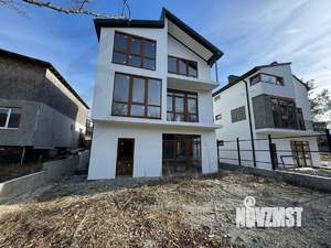 Дом 215м², 3-этажный, участок 3 сот.