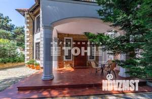 Коттедж 380м², 3-этажный, участок 6 сот.