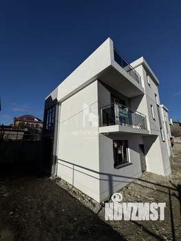 Дом 240м², 3-этажный, участок 4 сот.