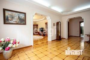 Дом 538м², 3-этажный, участок 9 сот.