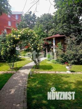 Дом 700м², 3-этажный, участок 15 сот.