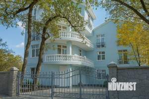 Коттедж 350м², 3-этажный, участок 4 сот.
