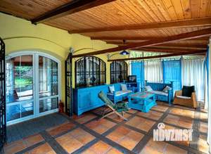 Дом 454м², 3-этажный, участок 18 сот.