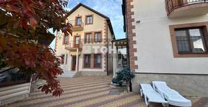 Дом 664м², 3-этажный, участок 7 сот.