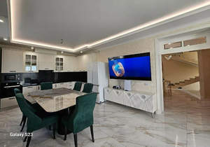 Дом 305м², 3-этажный, участок 4 сот.