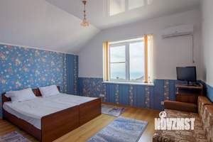 Дом 486м², 3-этажный, участок 6 сот.