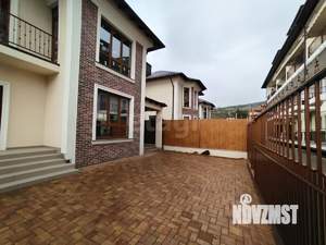 Дом 239м², 2-этажный, участок 3 сот.