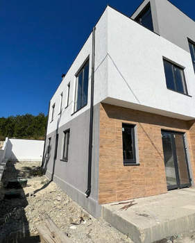 Дом 240м², 3-этажный, участок 4 сот.