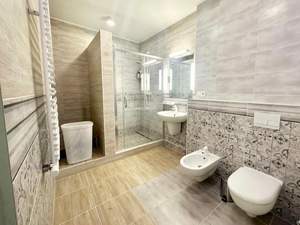 Дом 300м², 3-этажный, участок 11 сот.