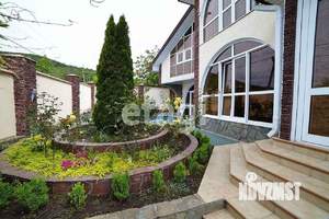 Дом 529м², 3-этажный, участок 6 сот.