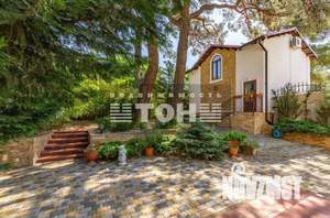 Коттедж 380м², 3-этажный, участок 6 сот.