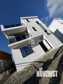 Дом 240м², 3-этажный, участок 4 сот.