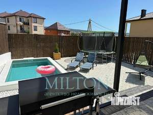 Дом 220м², 3-этажный, участок 3 сот.