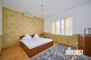 Дом 486м², 3-этажный, участок 6 сот.