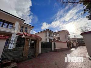 Дом 304м², 3-этажный, участок 4 сот.